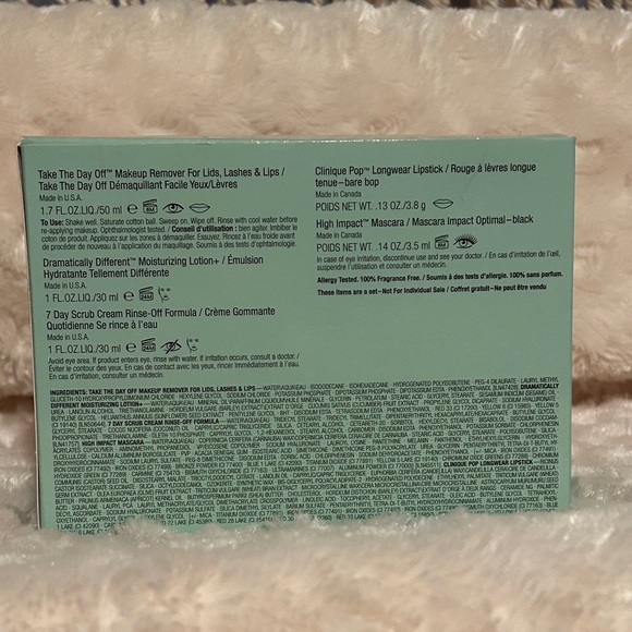 Sealed Clinique Gift Set - Picture 3 of 5